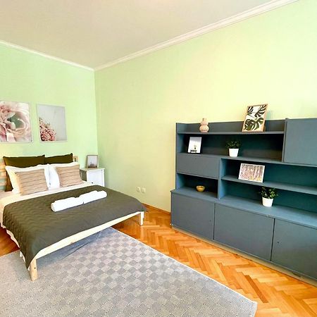 Bohemian Bright & Calm 2Br - Top Center - Private Balcony Sofia Exteriör bild